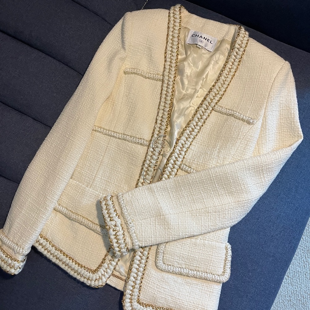 Chanel beige crème blazer tweed jacket Métiers d’Art palace 2018/2019